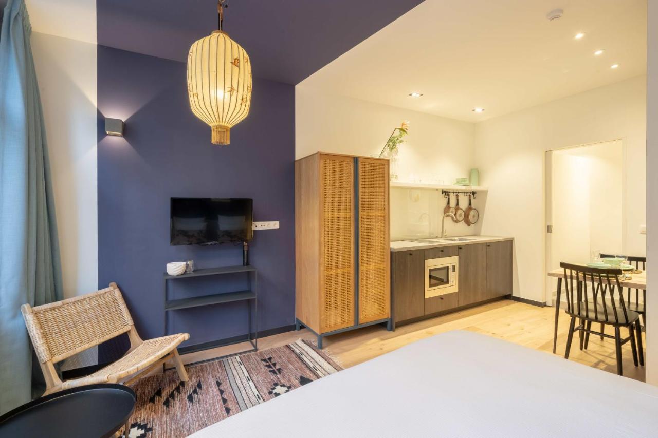 Apartment Shway - The Blue Parrot
